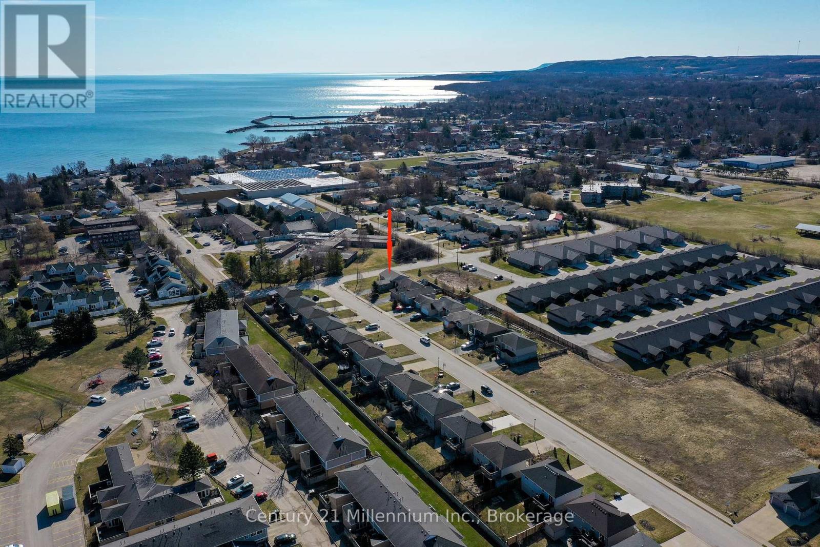 2 St Andrews Drive, Meaford, Ontario  N4L 0A2 - Photo 5 - X12088148