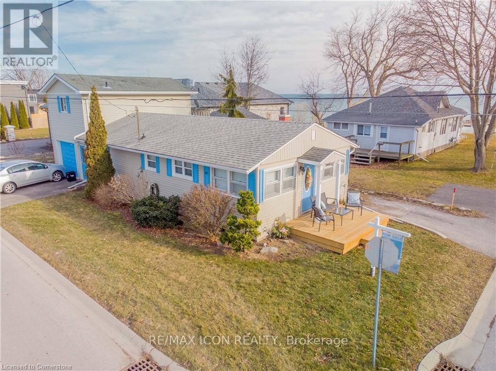 Property at 2035 ERIE STREET image 2