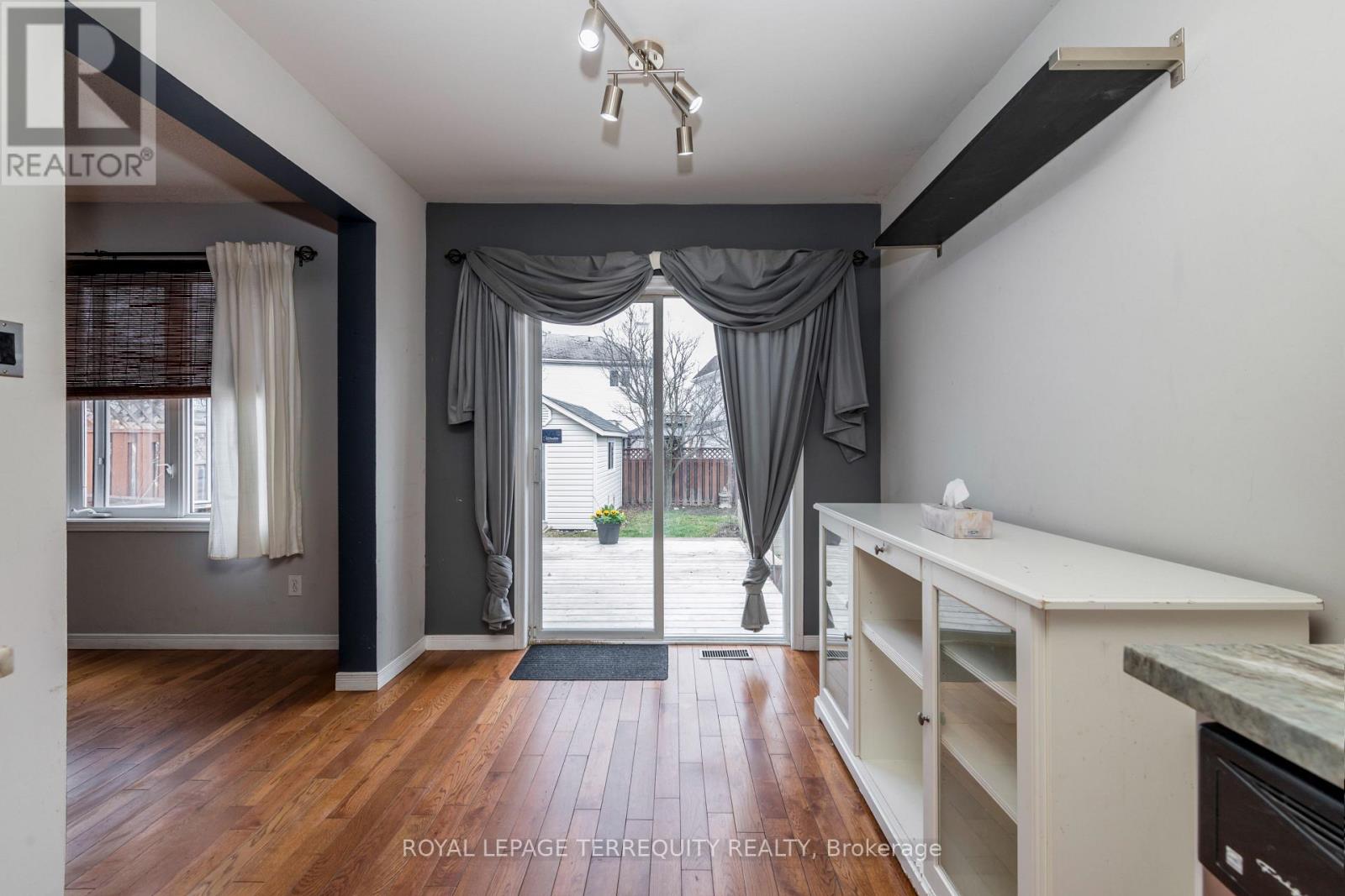 32b Woodford Way, Ottawa, Ontario  K2J 4B9 - Photo 11 - X12101038