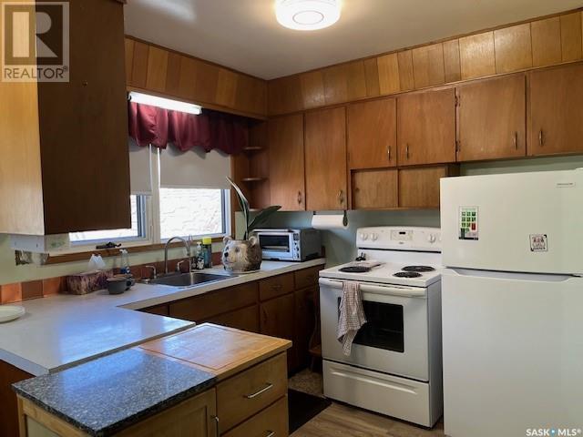 19 Elmview Road, Regina, Saskatchewan  S4R 0B1 - Photo 6 - SK003500
