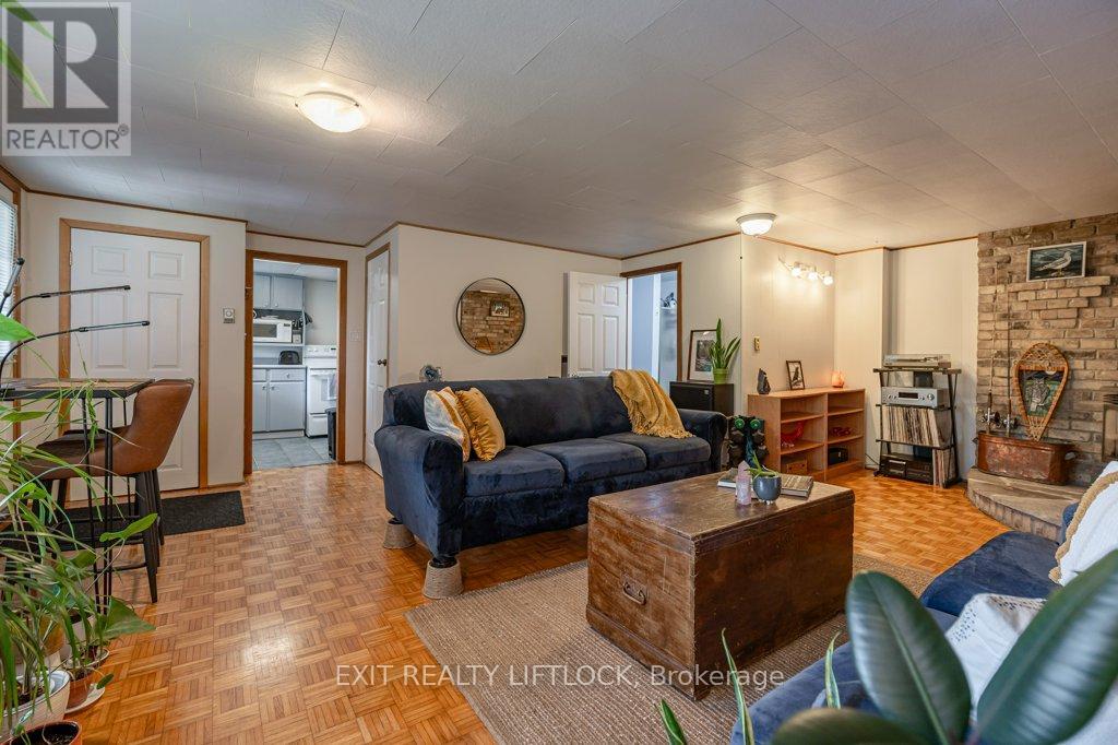 783 Fife's Bay Marina Lane, Selwyn, Ontario  K9J 0C6 - Photo 15 - X12101201