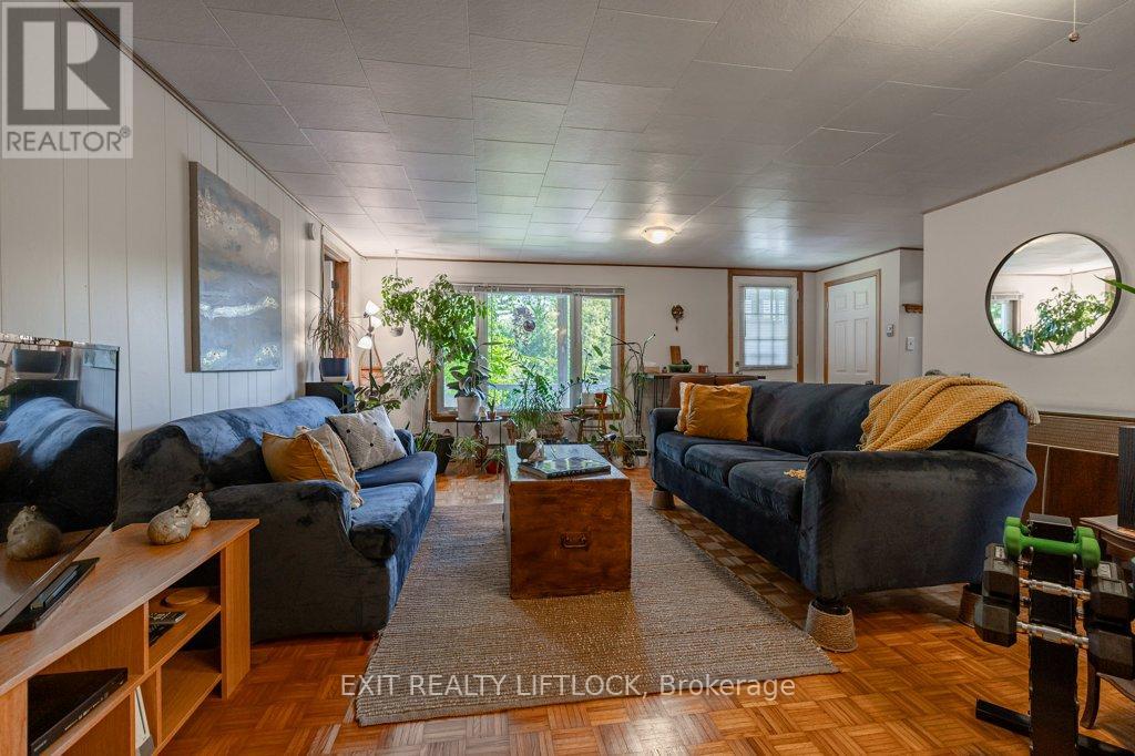 783 Fife's Bay Marina Lane, Selwyn, Ontario  K9J 0C6 - Photo 18 - X12101201
