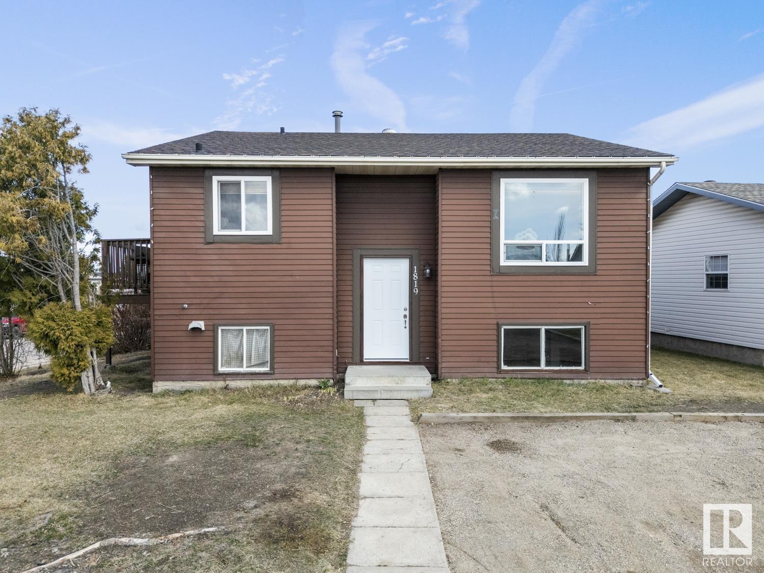 Property at 1819 FOREST DR image 3