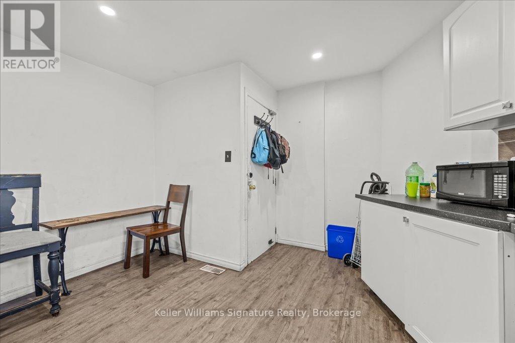 5000 Bridge Street, Niagara Falls, Ontario  L2E 2S5 - Photo 10 - X12101165