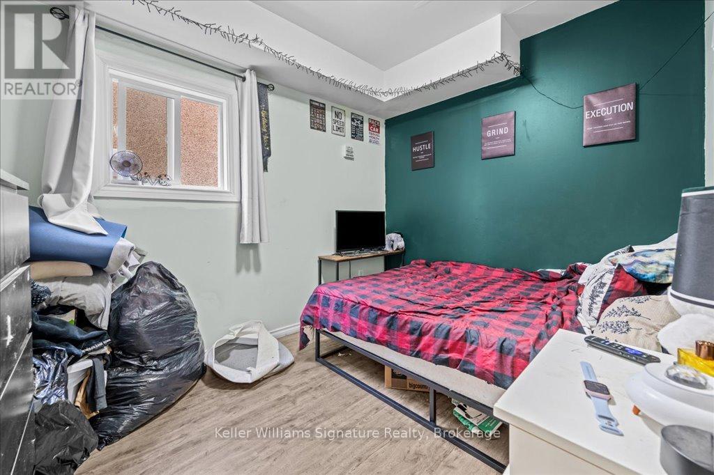 5000 Bridge Street, Niagara Falls, Ontario  L2E 2S5 - Photo 8 - X12101165