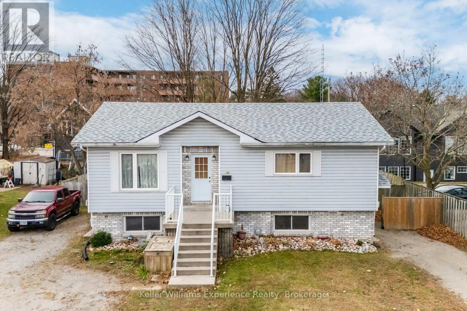 Property at 538 NELSON STREET image 3
