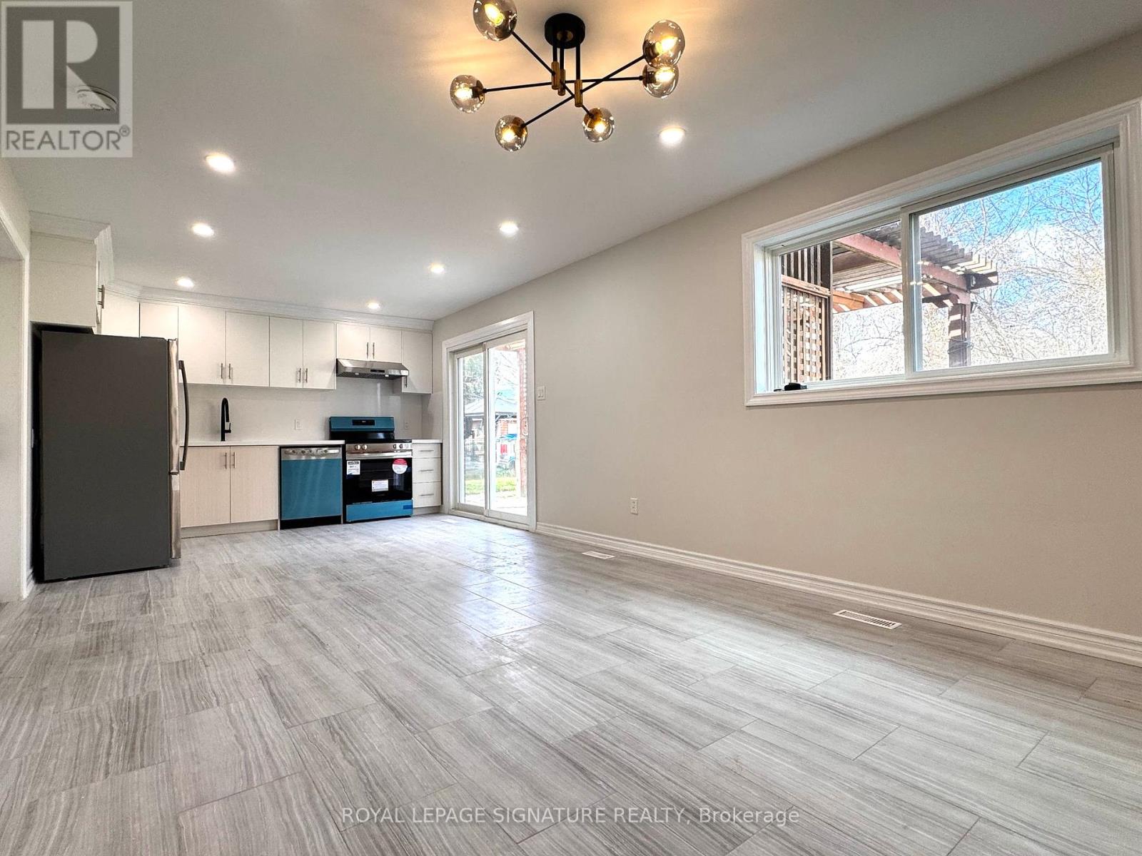 Bsmt - 2354 Old Pheasant Road, Mississauga, Ontario  L5A 2S1 - Photo 1 - W12098811