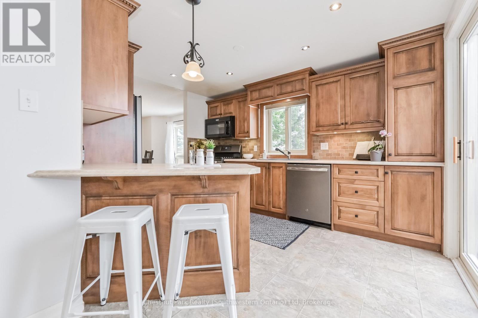 139 Miller Crescent, Minto, Ontario  N0G 2P0 - Photo 16 - X12101179