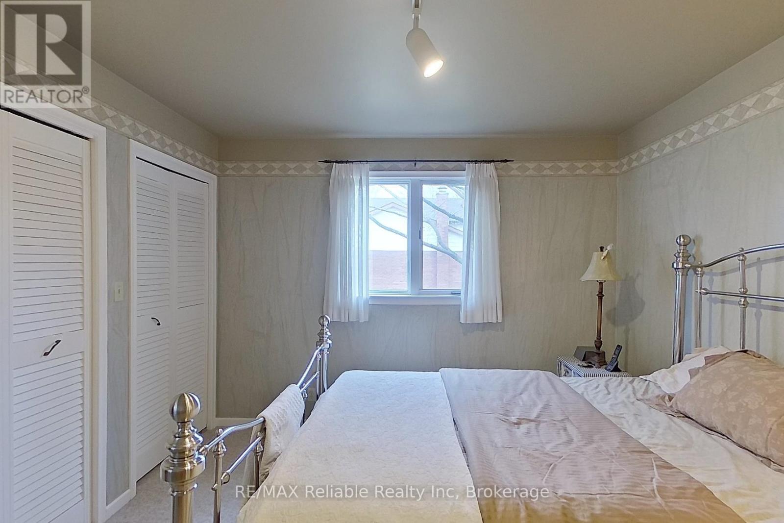 141 Charles Street, North Huron, Ontario  N0G 2W0 - Photo 23 - X12101206