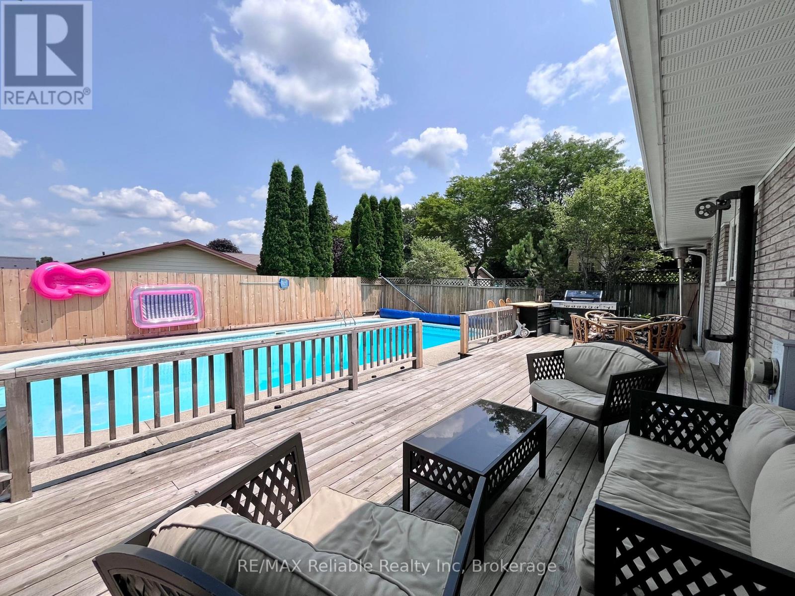 141 Charles Street, North Huron, Ontario  N0G 2W0 - Photo 37 - X12101206