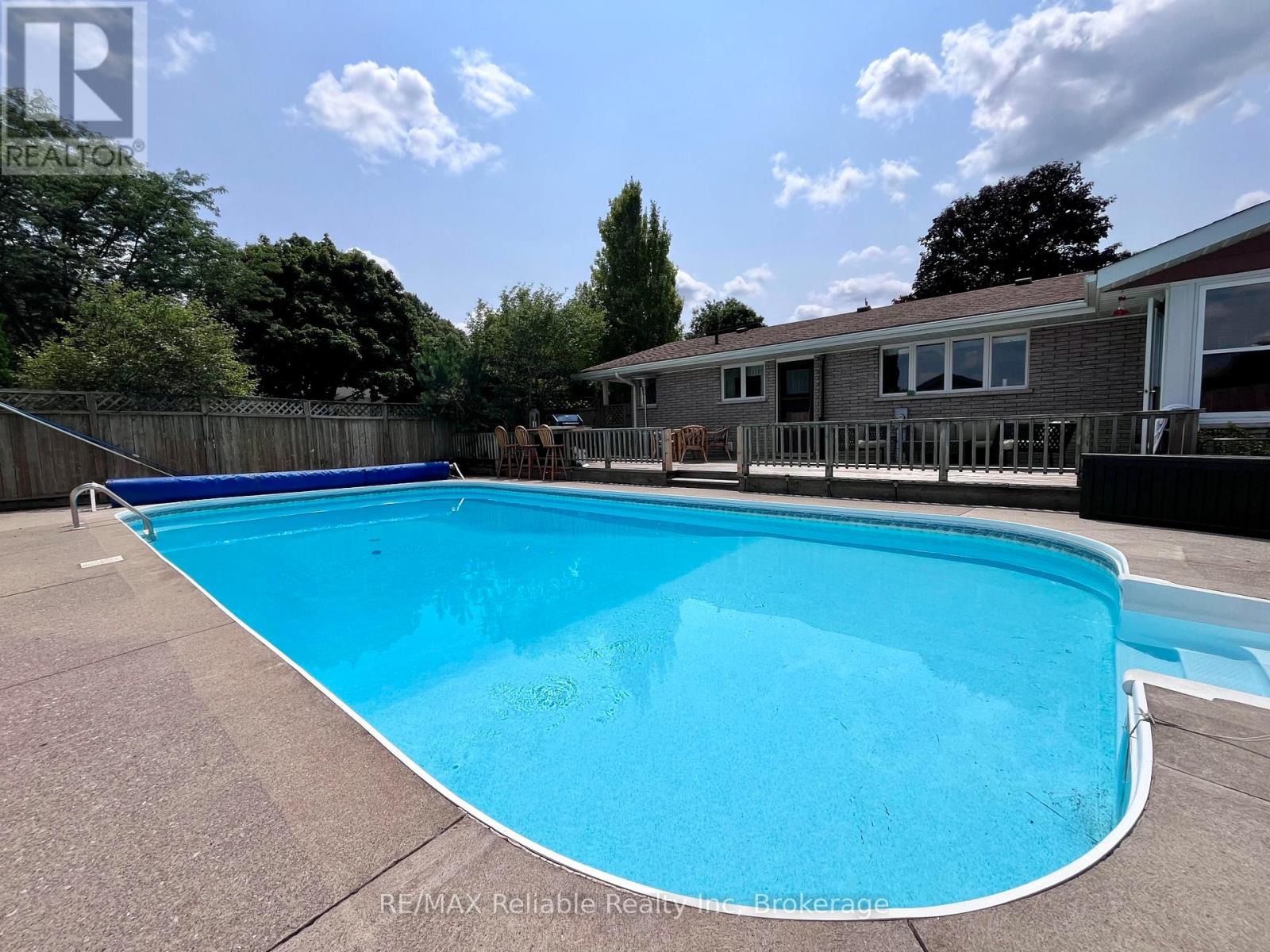 141 Charles Street, North Huron, Ontario  N0G 2W0 - Photo 40 - X12101206