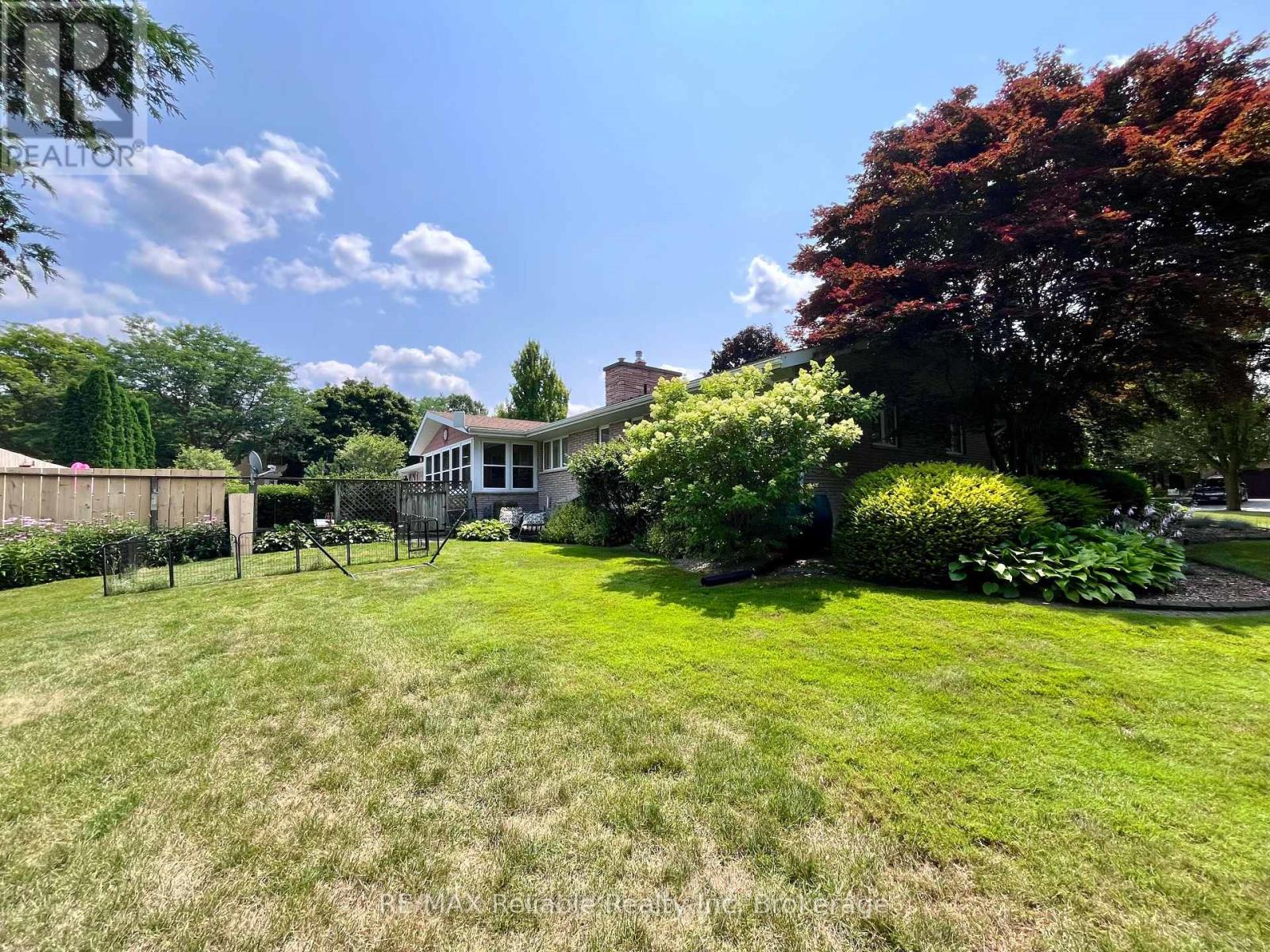 141 Charles Street, North Huron, Ontario  N0G 2W0 - Photo 44 - X12101206