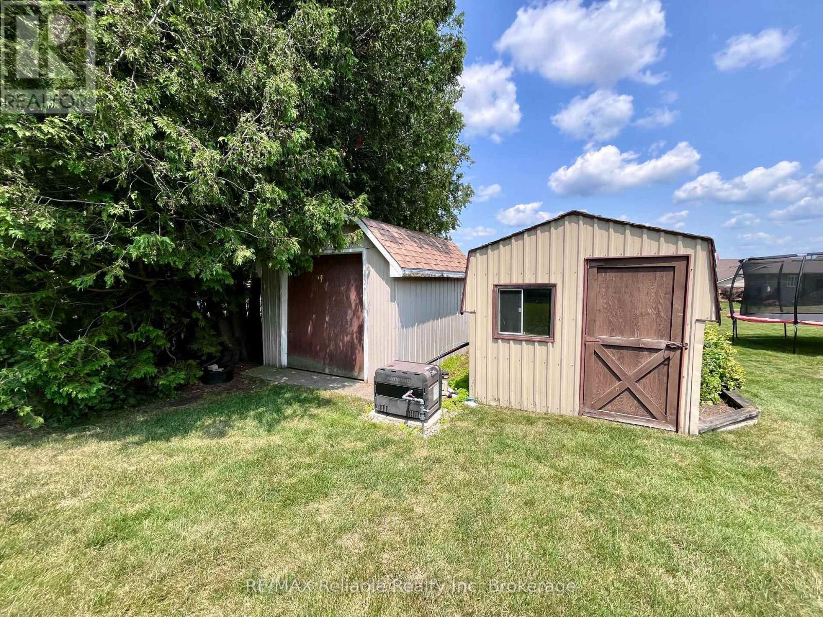 141 Charles Street, North Huron, Ontario  N0G 2W0 - Photo 45 - X12101206