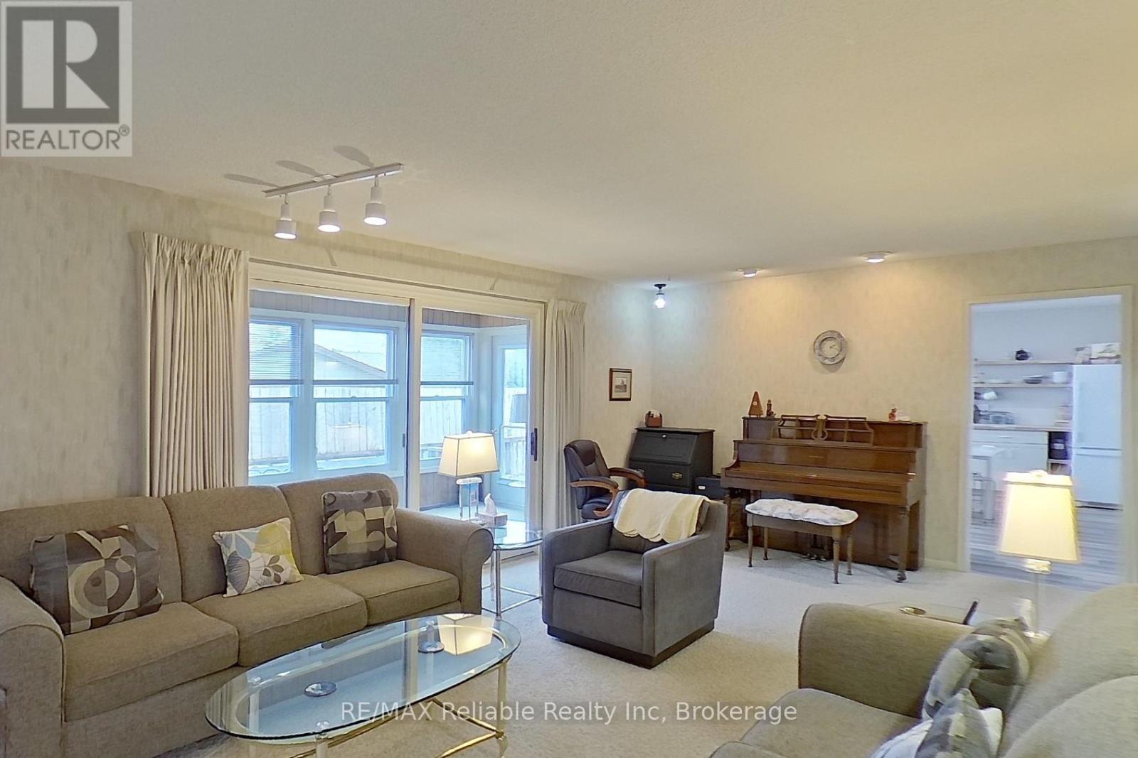 141 Charles Street, North Huron, Ontario  N0G 2W0 - Photo 50 - X12101206