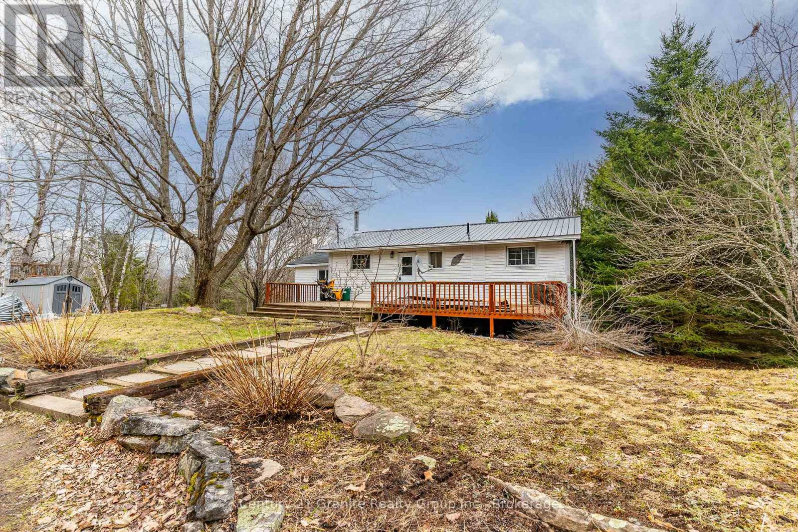 1066 Kernohan Farm Trail, Minden Hills, Ontario  K0M 2K0 - Photo 2 - X12101233