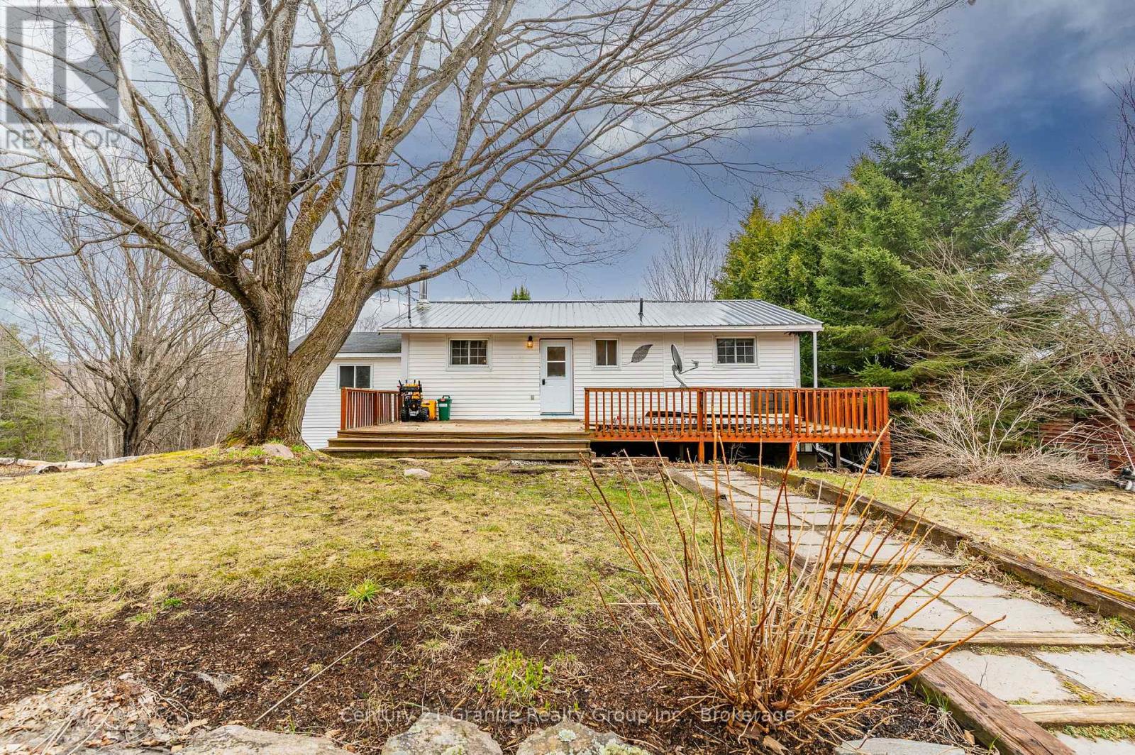 1066 Kernohan Farm Trail, Minden Hills, Ontario  K0M 2K0 - Photo 3 - X12101233