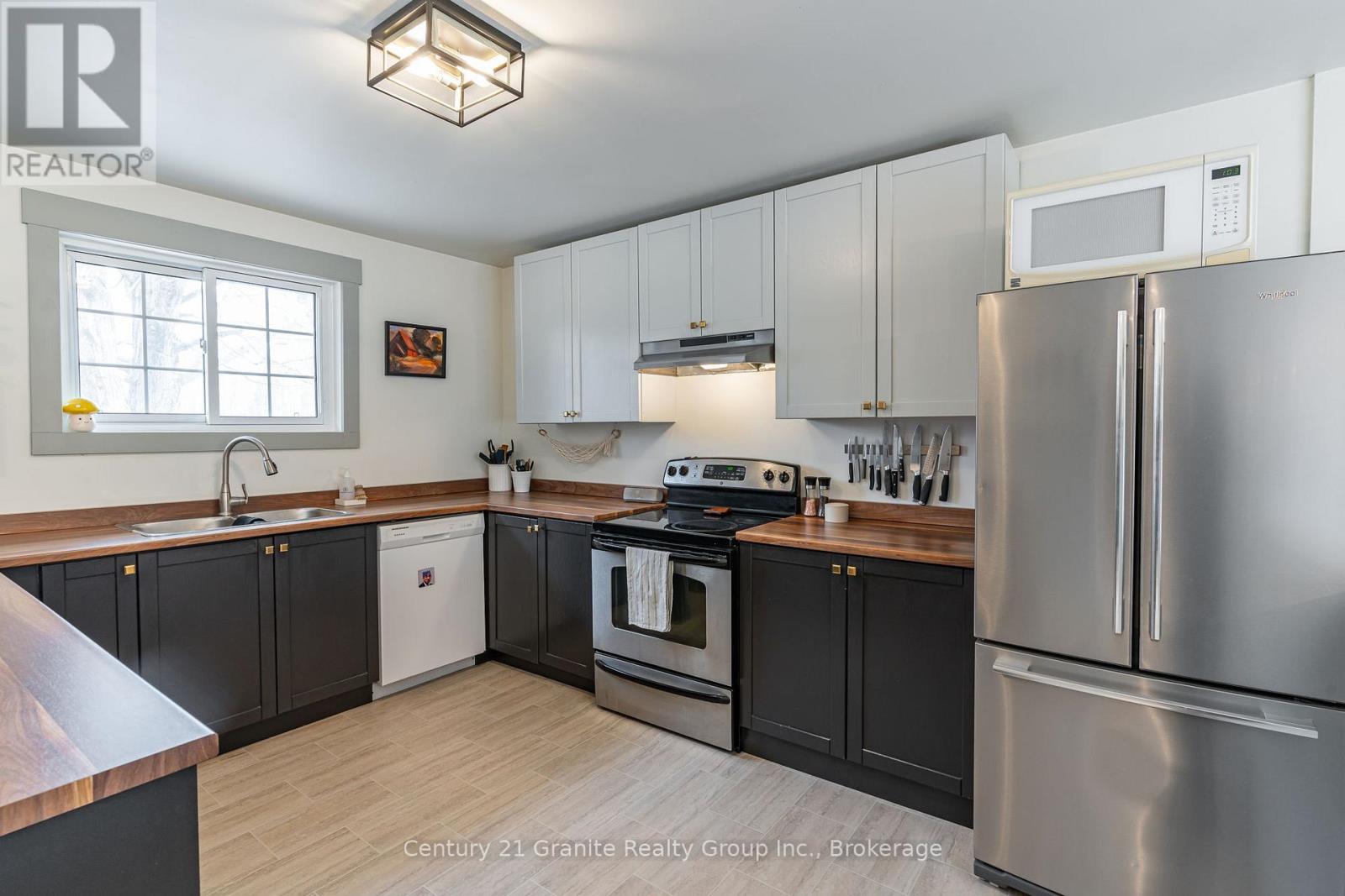 1066 Kernohan Farm Trail, Minden Hills, Ontario  K0M 2K0 - Photo 6 - X12101233