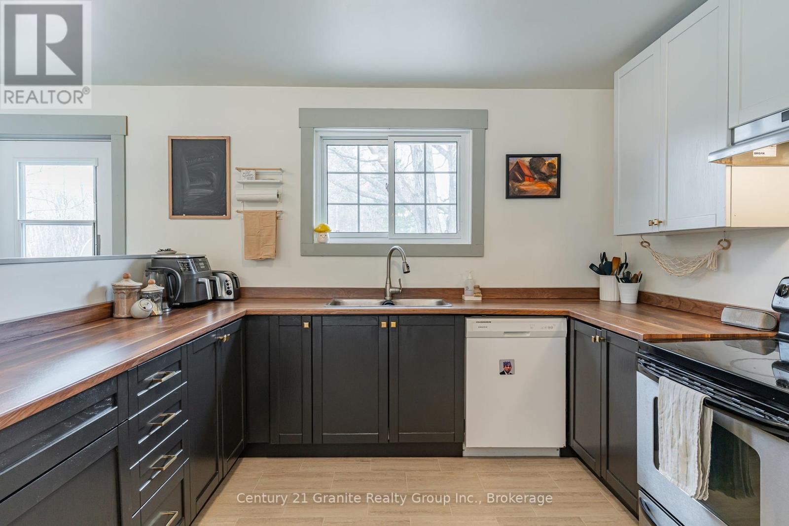 1066 Kernohan Farm Trail, Minden Hills, Ontario  K0M 2K0 - Photo 8 - X12101233