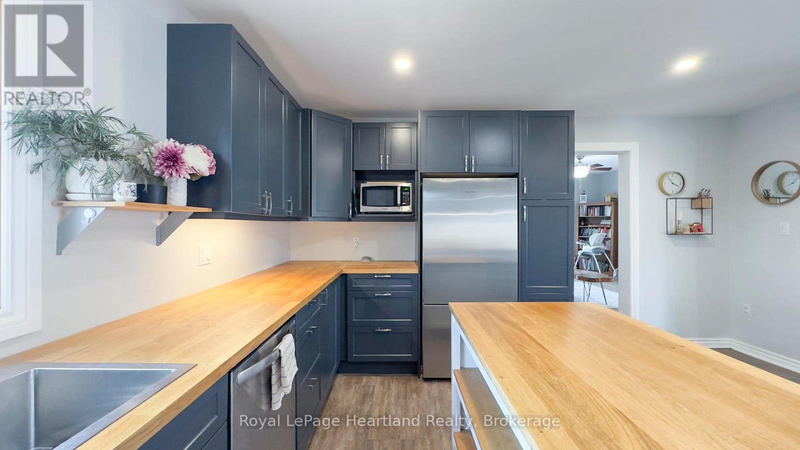 129 Orange Street S, Central Huron, Ontario  N0M 1L0 - Photo 16 - X12101266