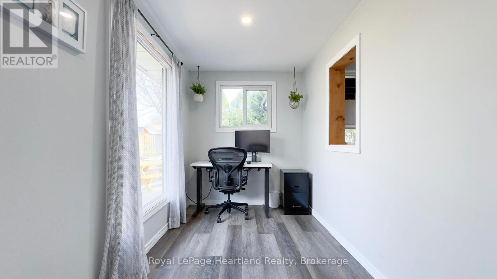 129 Orange Street S, Central Huron, Ontario  N0M 1L0 - Photo 21 - X12101266