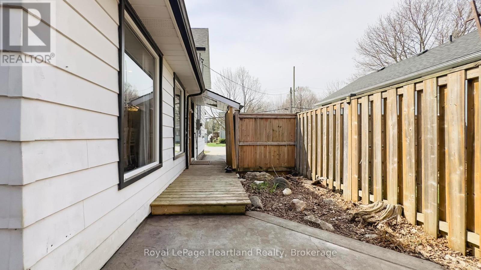 129 Orange Street S, Central Huron, Ontario  N0M 1L0 - Photo 44 - X12101266