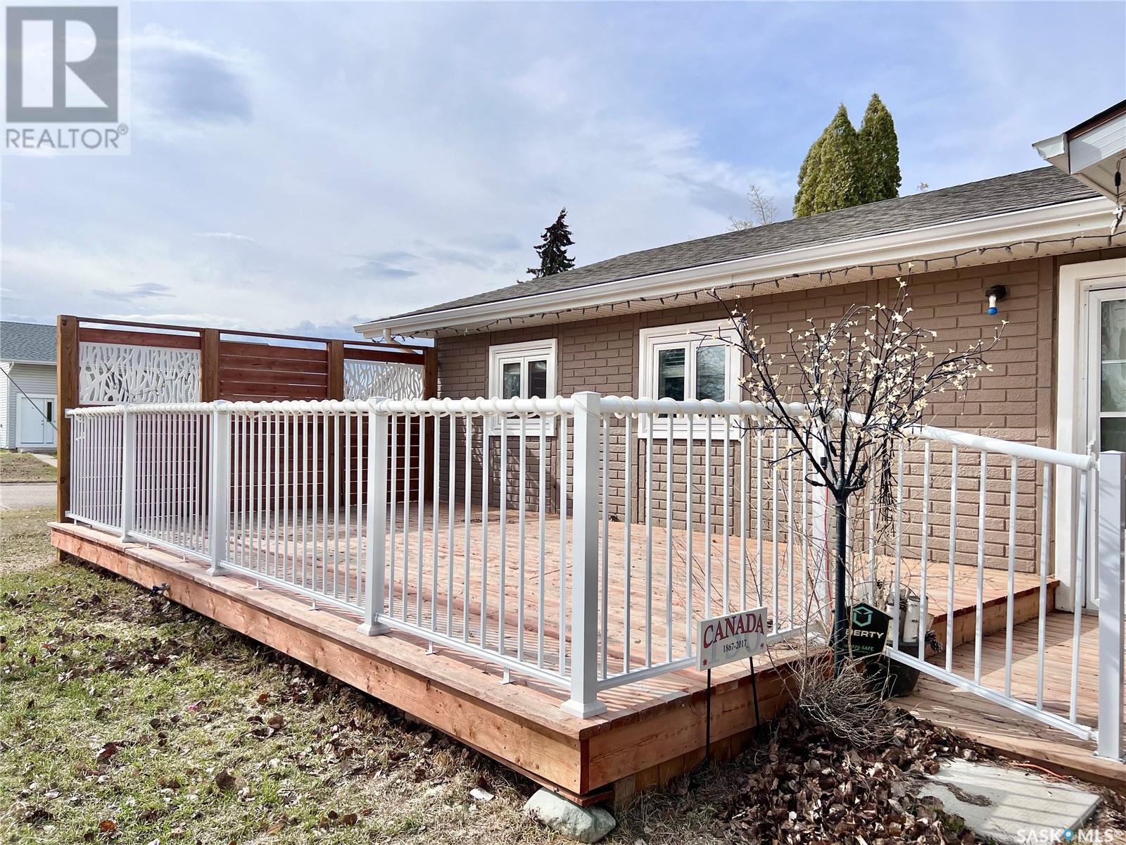 203 Cross Street N, Outlook, Saskatchewan  S0L 2N0 - Photo 3 - SK000463