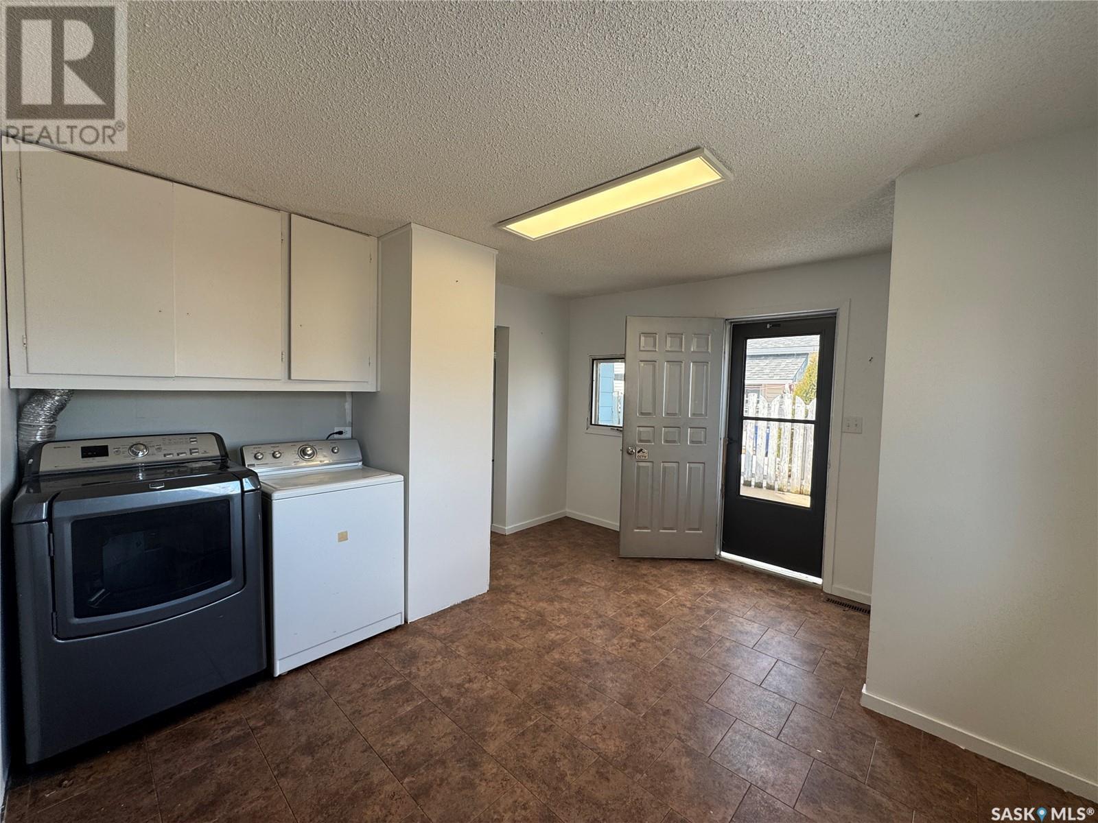 417 5th Avenue E, Biggar, Saskatchewan  S0K 0M0 - Photo 15 - SK002561