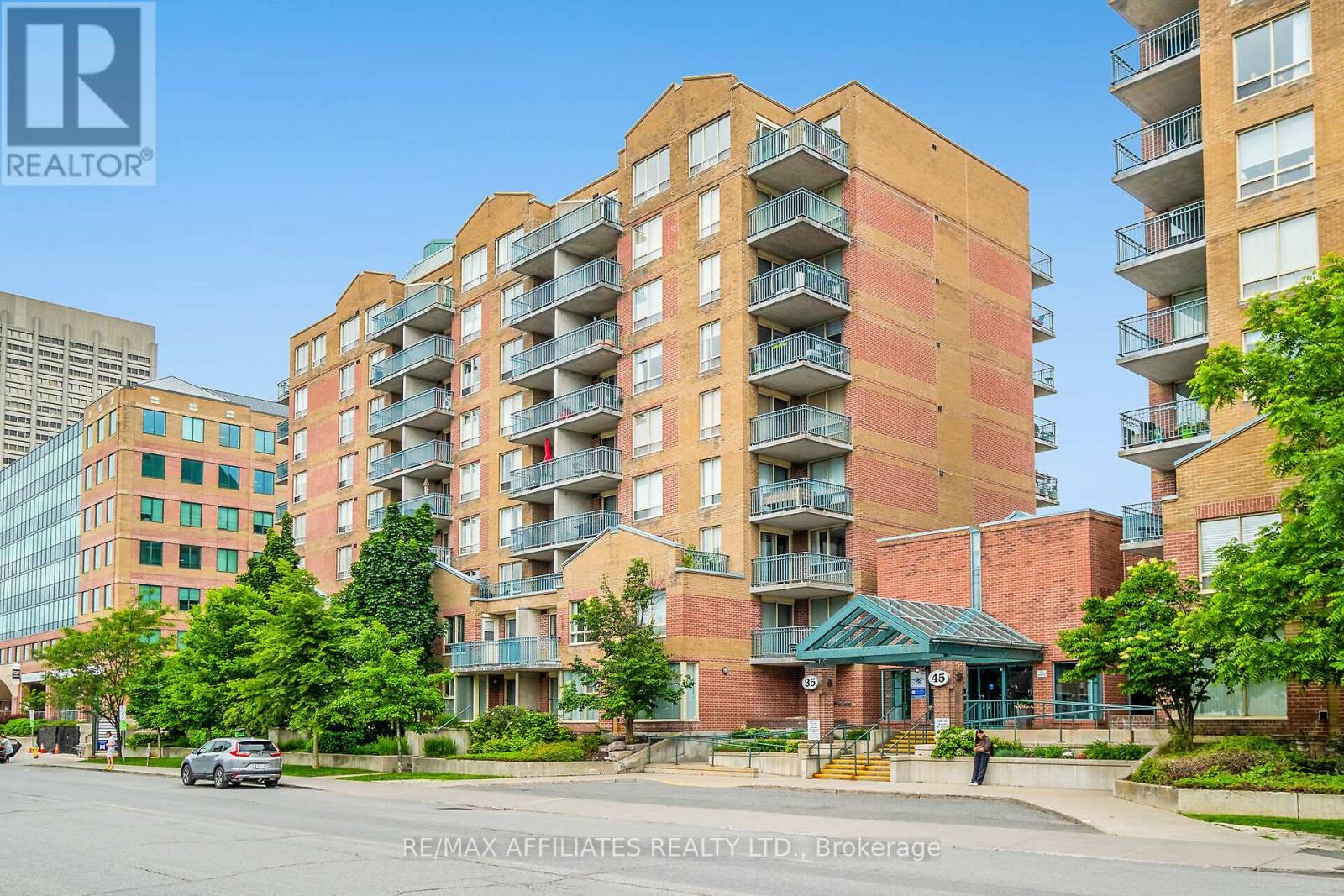207 - 45 Holland Avenue, Ottawa West, Ottawa by Laura Keller Real Estate Team 207 - 45 Holland Avenue, Ottawa West, Ottawa