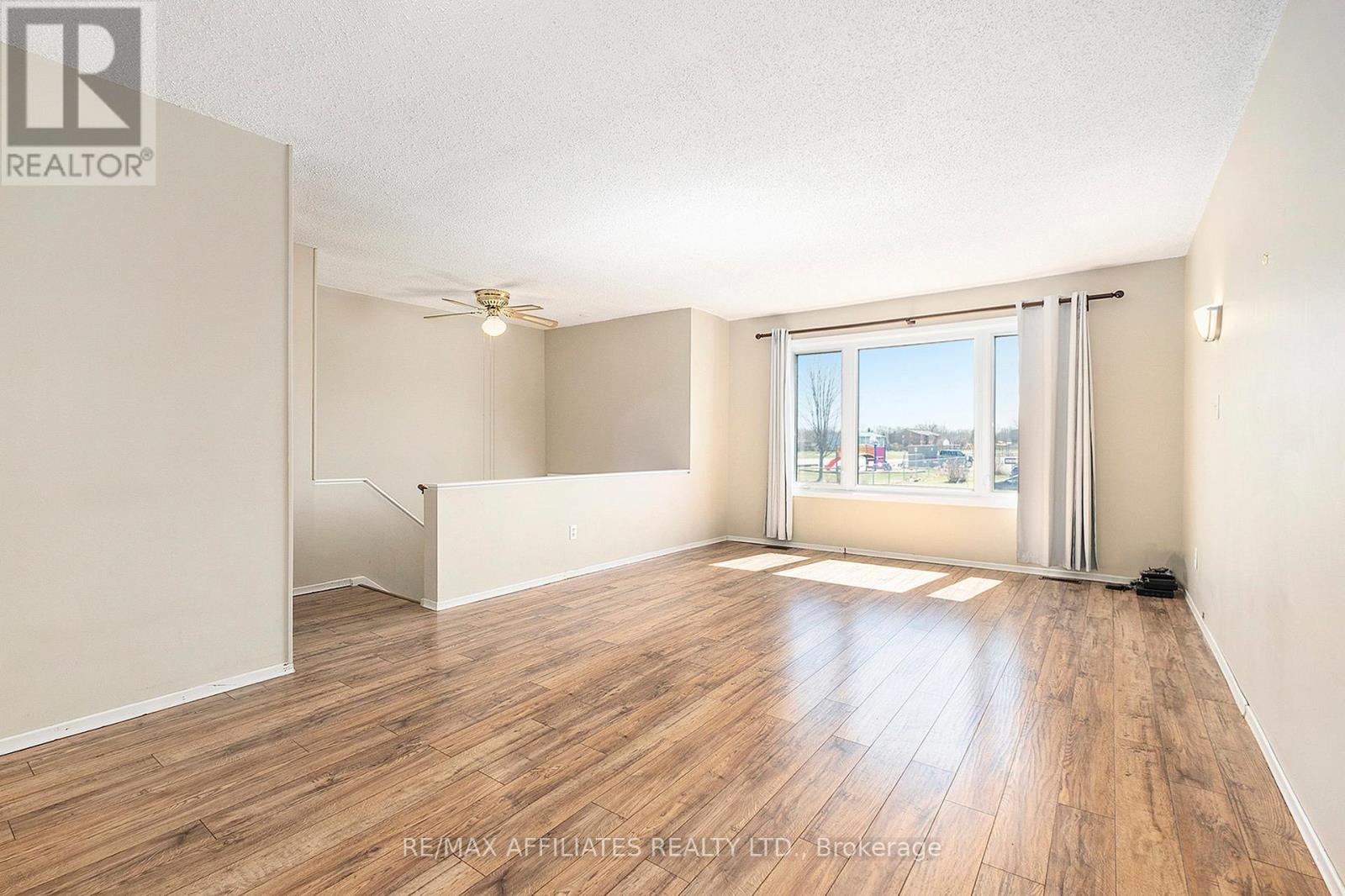 14 Ross Street E, Smiths Falls, Ontario  K7A 4V6 - Photo 6 - X12101255