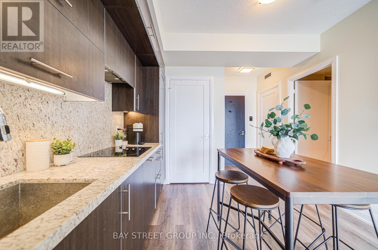 2019 - 5 Sheppard Avenue E, Toronto, Ontario  M2N 2Z8 - Photo 13 - C12101168
