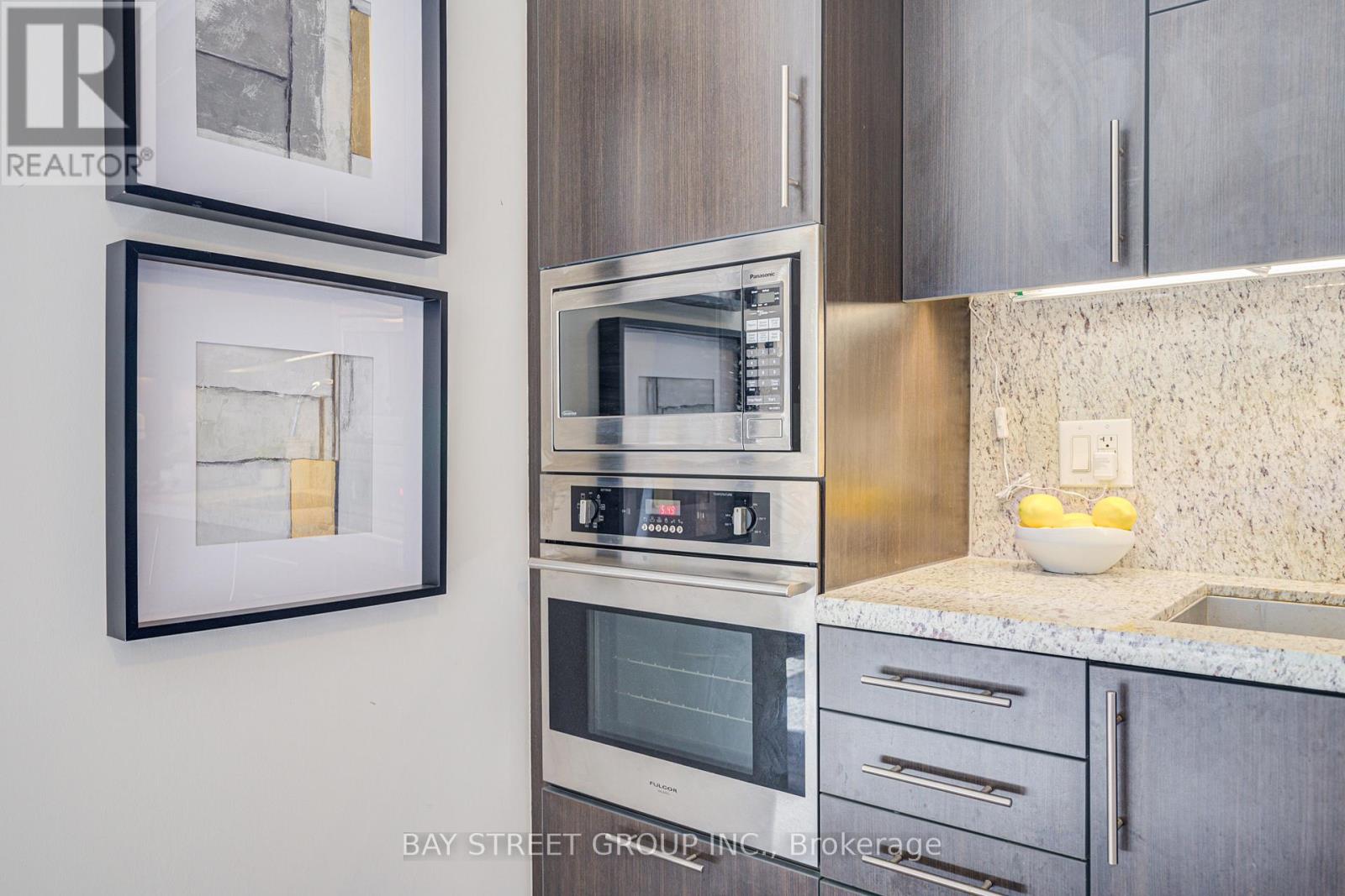 2019 - 5 Sheppard Avenue E, Toronto, Ontario  M2N 2Z8 - Photo 18 - C12101168