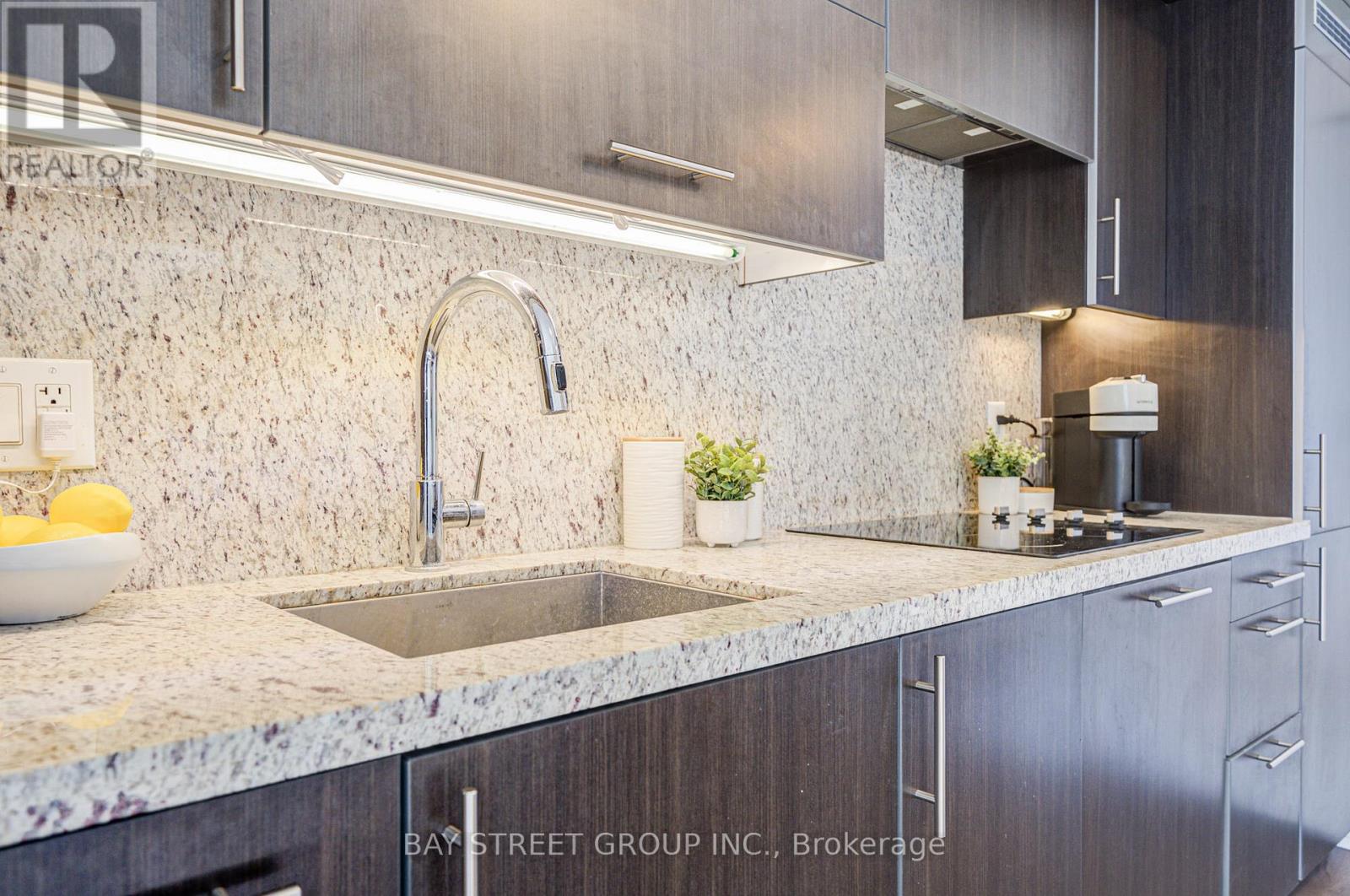2019 - 5 Sheppard Avenue E, Toronto, Ontario  M2N 2Z8 - Photo 19 - C12101168