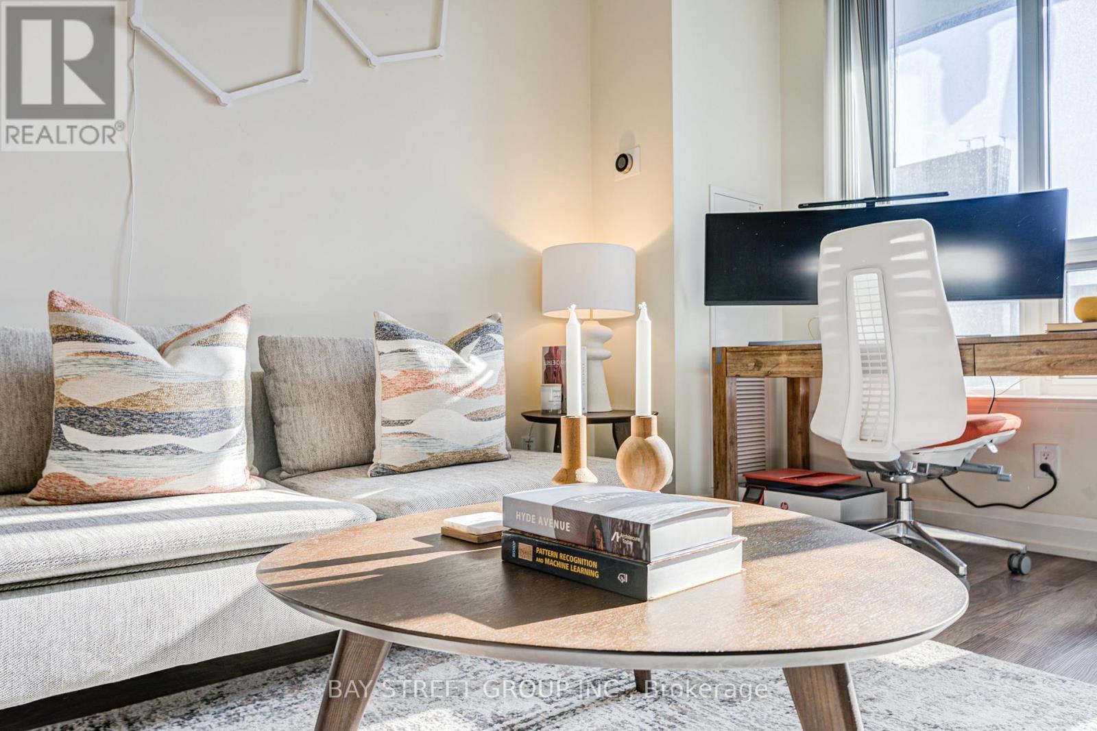 2019 - 5 Sheppard Avenue E, Toronto, Ontario  M2N 2Z8 - Photo 24 - C12101168