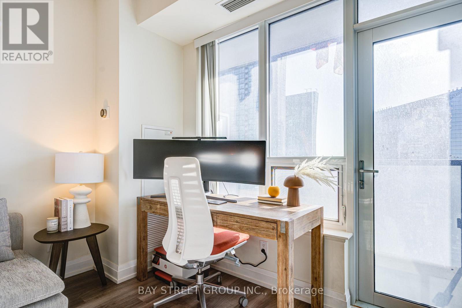 2019 - 5 Sheppard Avenue E, Toronto, Ontario  M2N 2Z8 - Photo 25 - C12101168