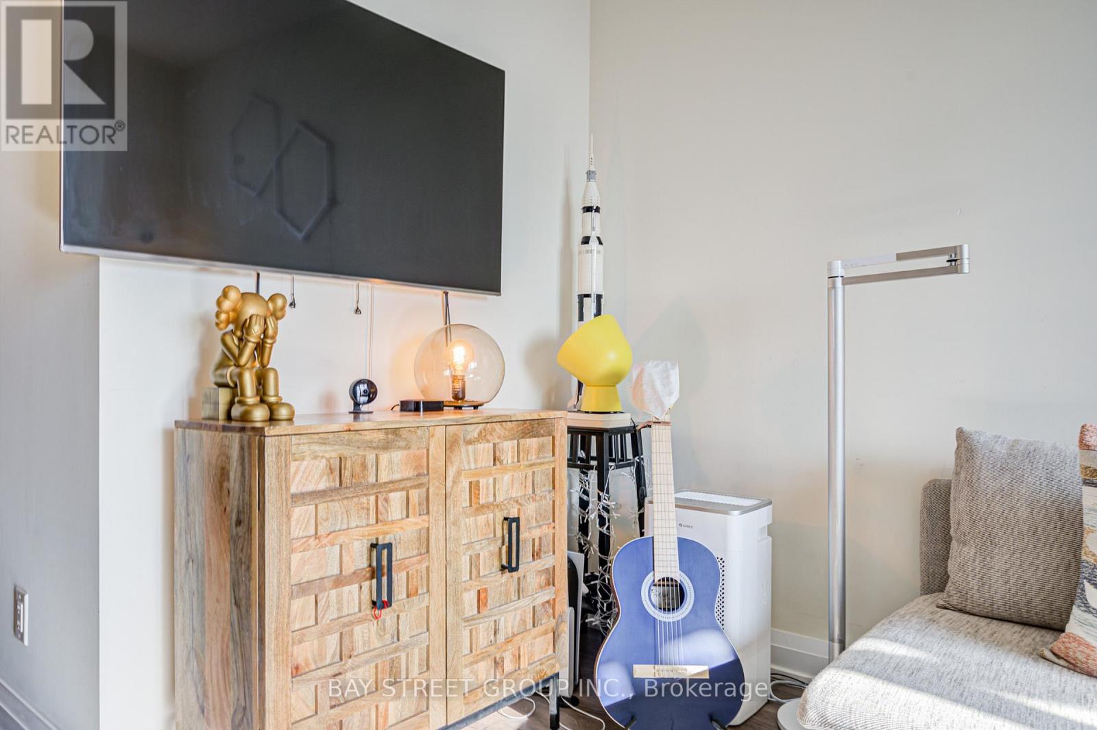 2019 - 5 Sheppard Avenue E, Toronto, Ontario  M2N 2Z8 - Photo 27 - C12101168