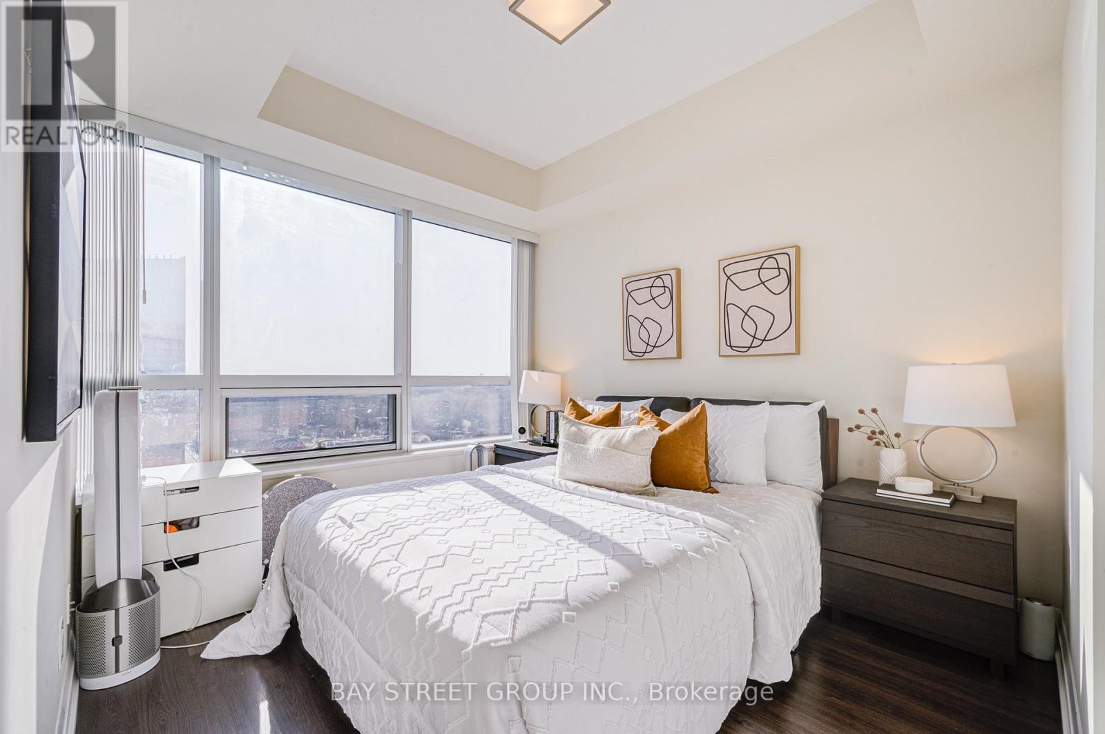 2019 - 5 Sheppard Avenue E, Toronto, Ontario  M2N 2Z8 - Photo 29 - C12101168