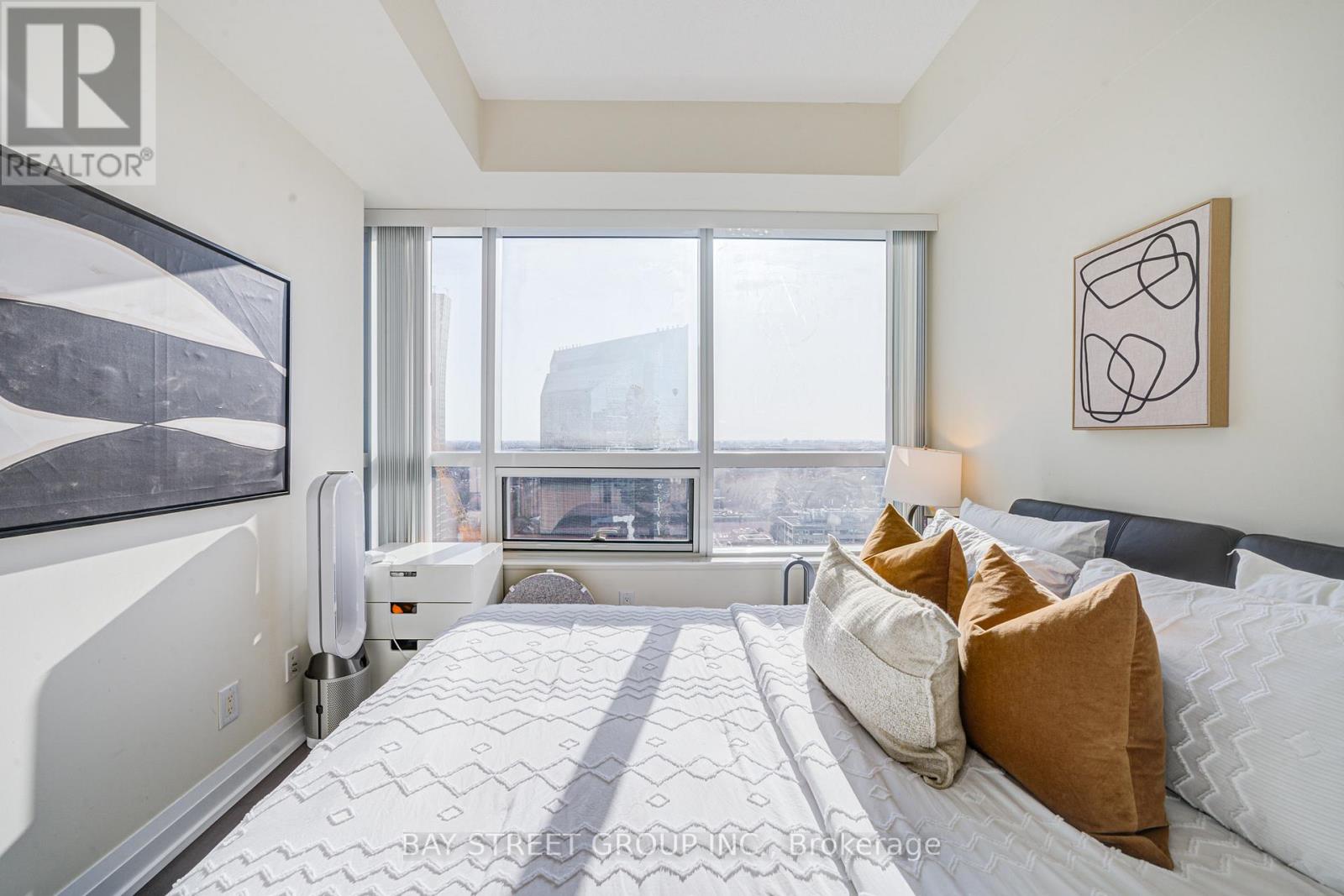 2019 - 5 Sheppard Avenue E, Toronto, Ontario  M2N 2Z8 - Photo 32 - C12101168