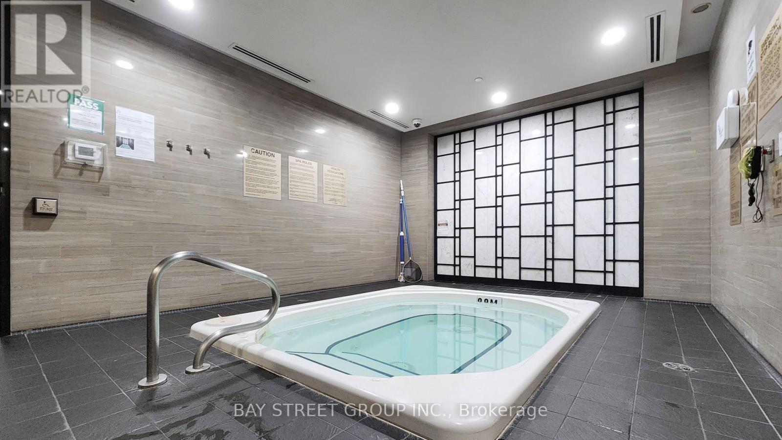 2019 - 5 Sheppard Avenue E, Toronto, Ontario  M2N 2Z8 - Photo 45 - C12101168