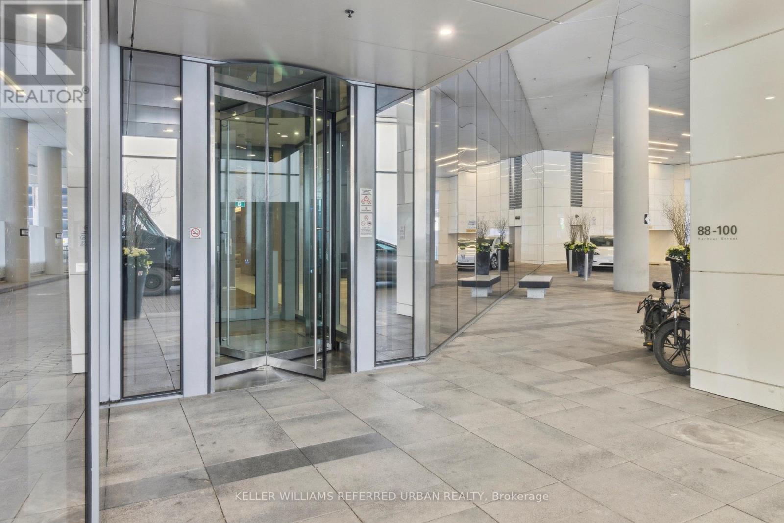 3910 - 100 Harbour Street, Toronto, Ontario  M5J 0B5 - Photo 3 - C12101236