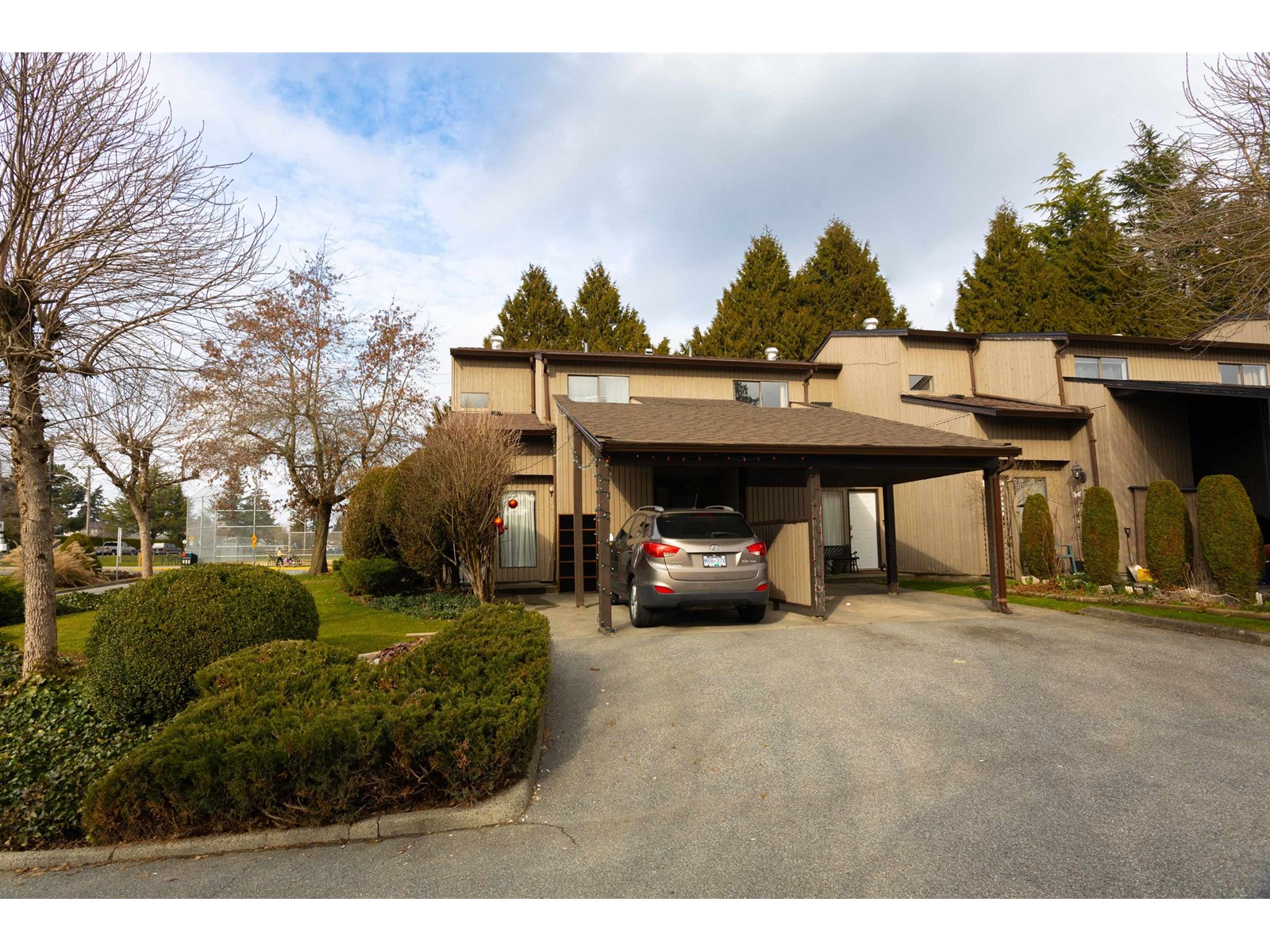 Property at 17 27044 32 AVENUE image 1