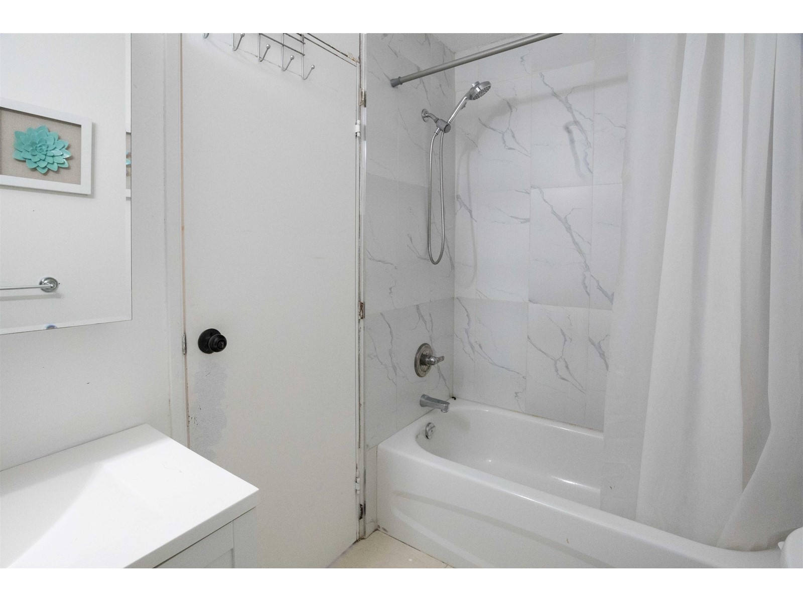 Property at 17 27044 32 AVENUE image 4