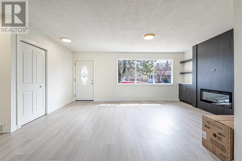 95 Pensville Road Se, Calgary, Alberta  T2A 4K3 - Photo 4 - A2213720