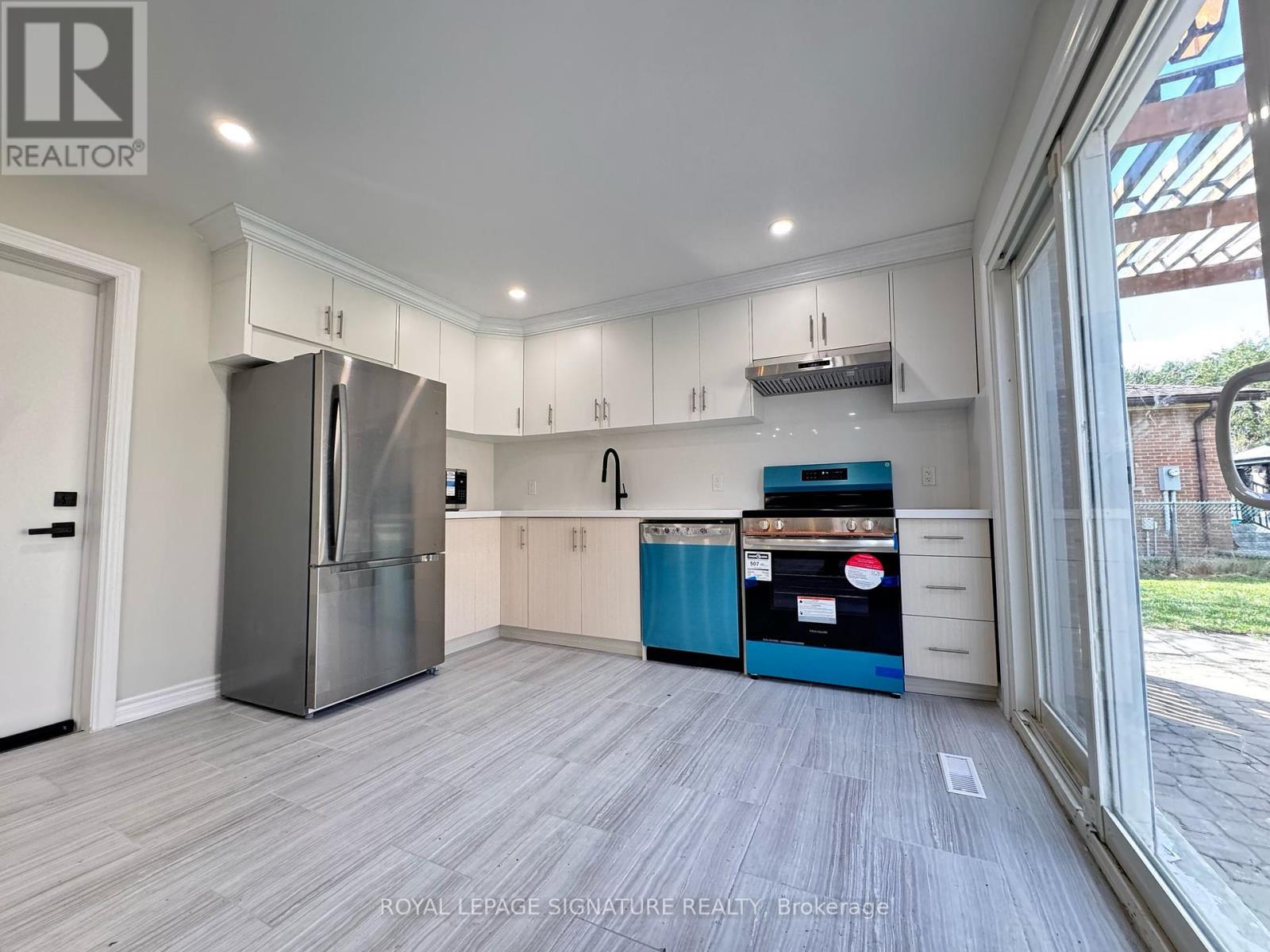 Bsmt - 2354 Old Pheasant Road, Mississauga, Ontario  L5A 2S1 - Photo 2 - W12098811