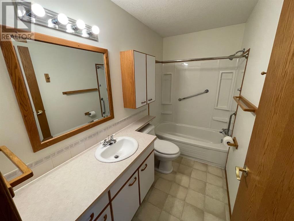 A, 4821 54 Street, Camrose, Alberta  T4V 2A3 - Photo 12 - A2208435