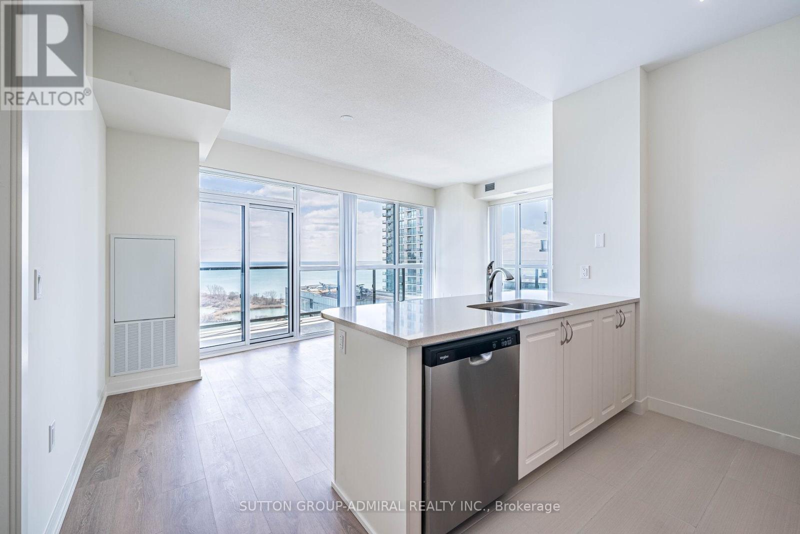 2205 - 38 Annie Craig Drive, Toronto, Ontario  M8V 0A8 - Photo 9 - W12101164