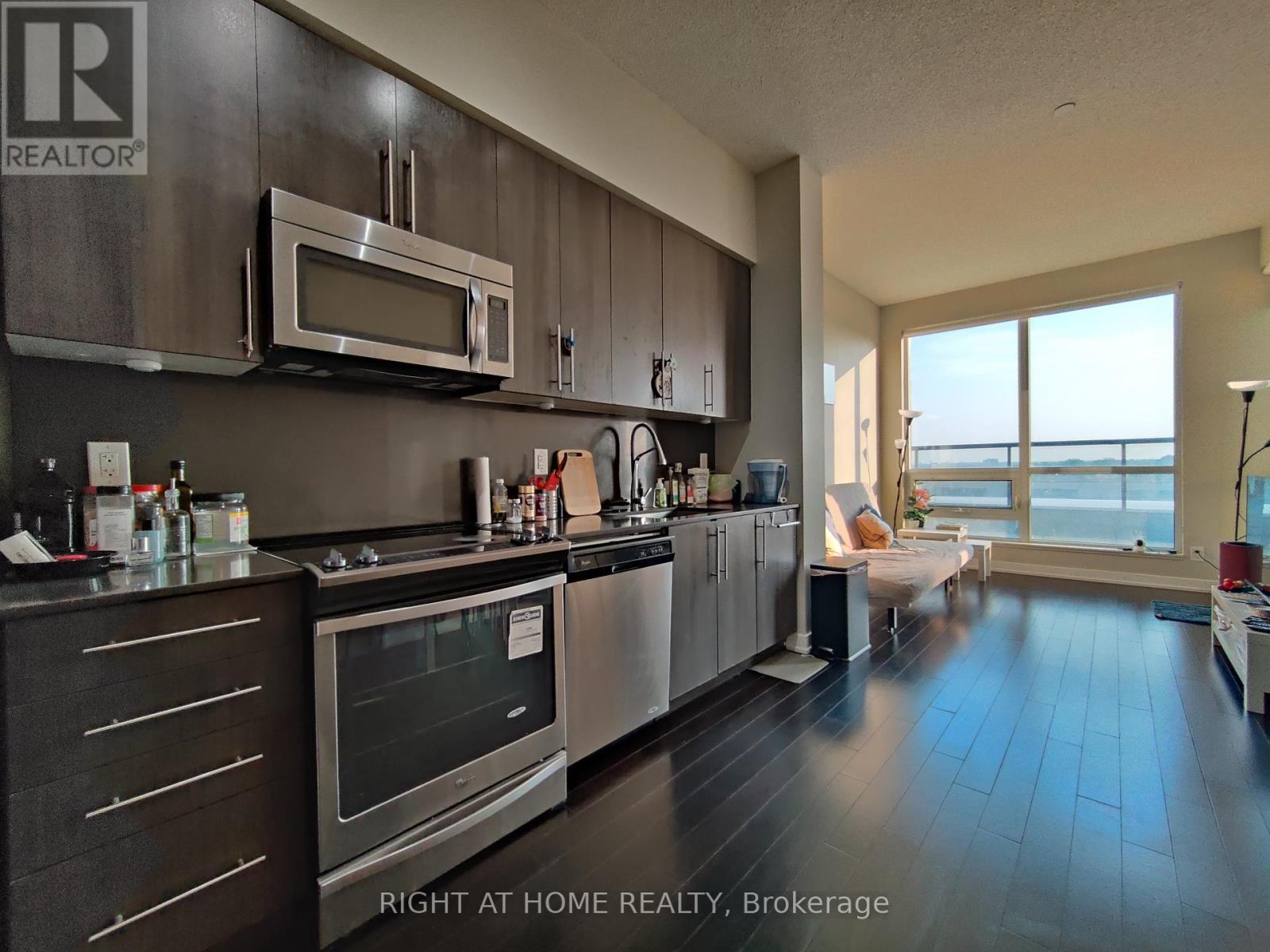 401 - 4011 Brickstone Mews, Mississauga, Ontario  L5B 0J7 - Photo 5 - W12101197