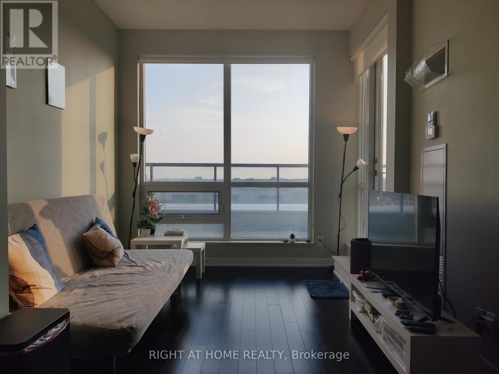 401 - 4011 Brickstone Mews, Mississauga, Ontario  L5B 0J7 - Photo 8 - W12101197