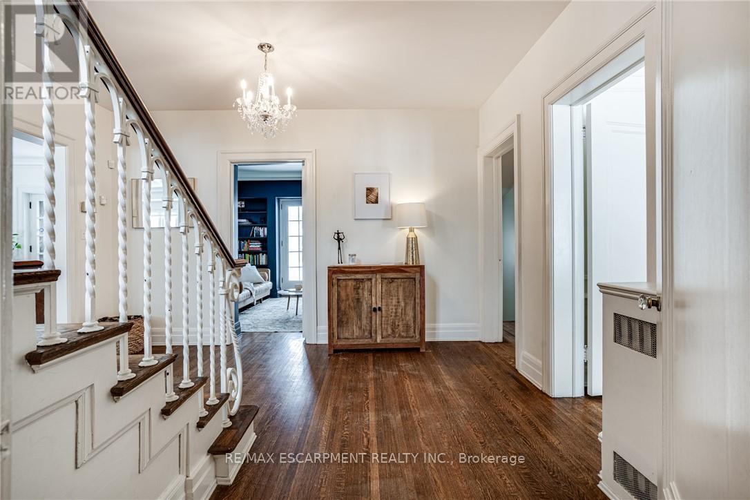 Property at 7 ST. JAMES PLACE image 3