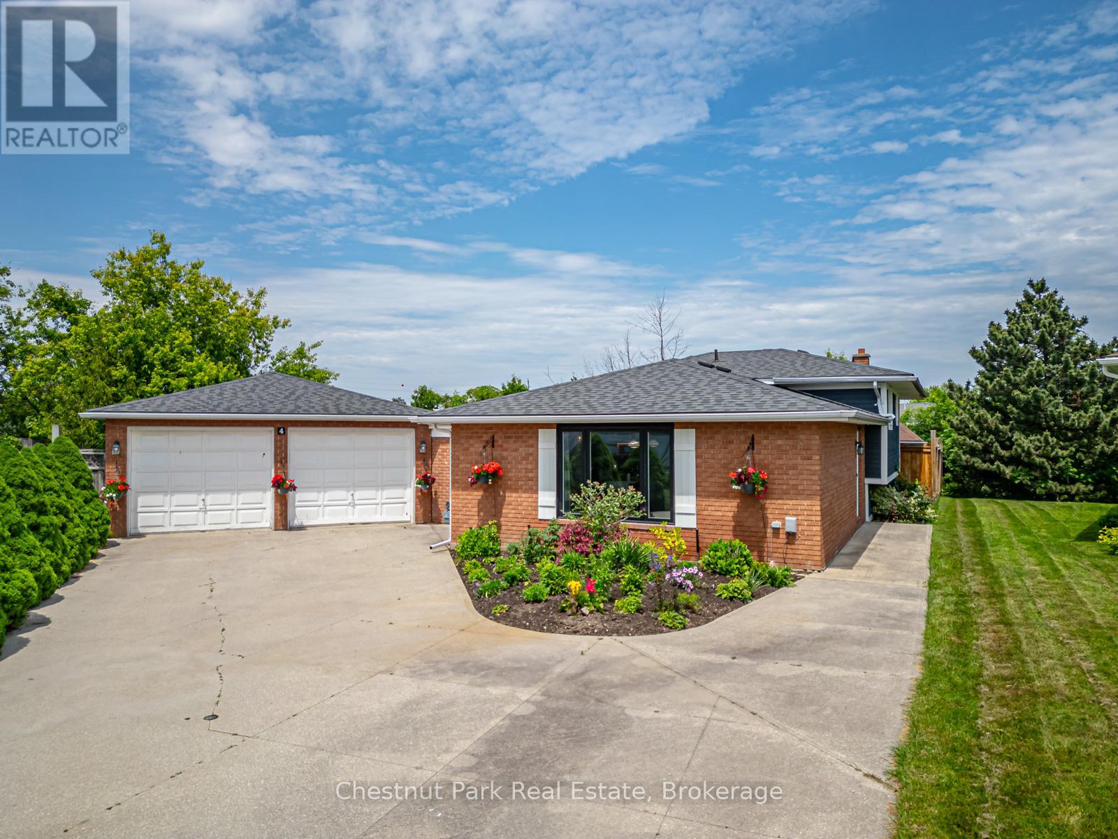 Property at 4 HARBEN COURT image 1