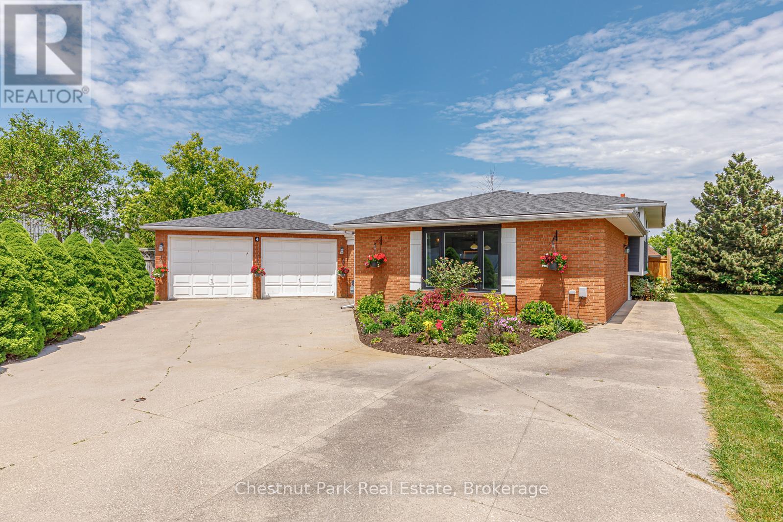 4 Harben Court, Collingwood, Ontario  L9Y 4L8 - Photo 8 - S12101292